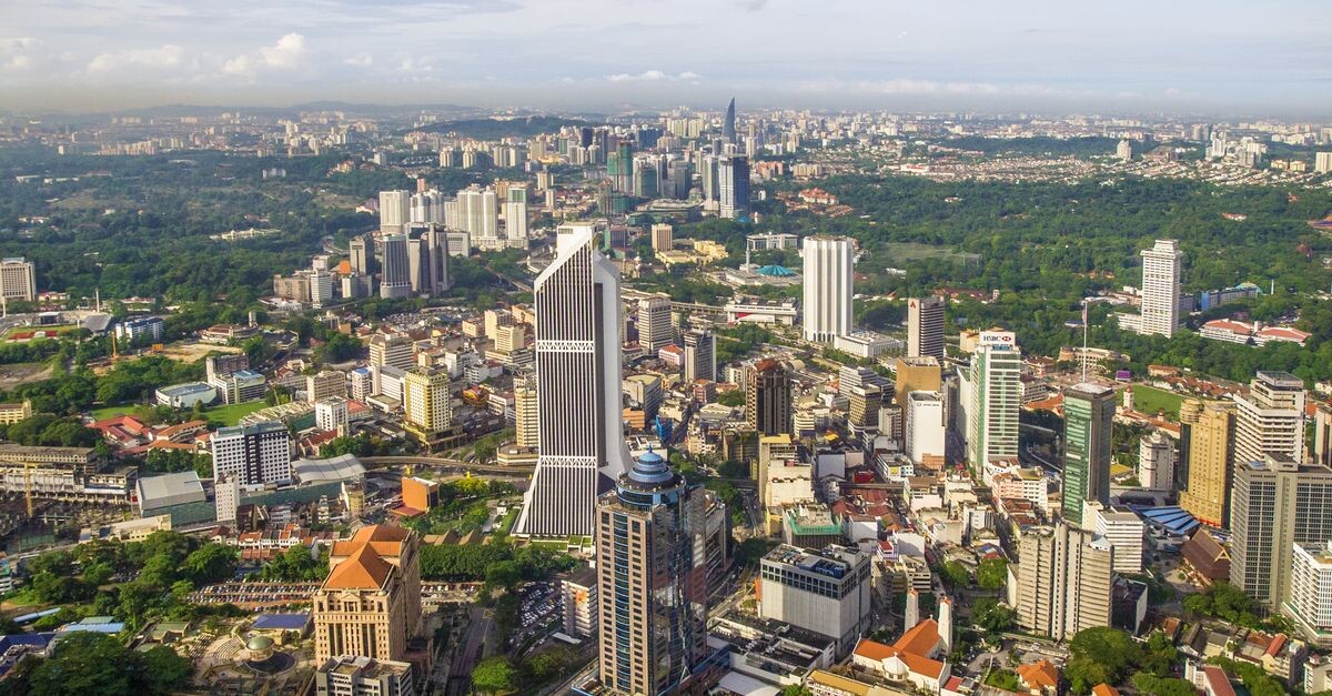 data-center-guide-for-klang-valley-malaysia-benefits-providers-trends-image-1 Data Center Guide for Klang Valley, Malaysia: Benefits, Providers & Trends qpstransformers.com 