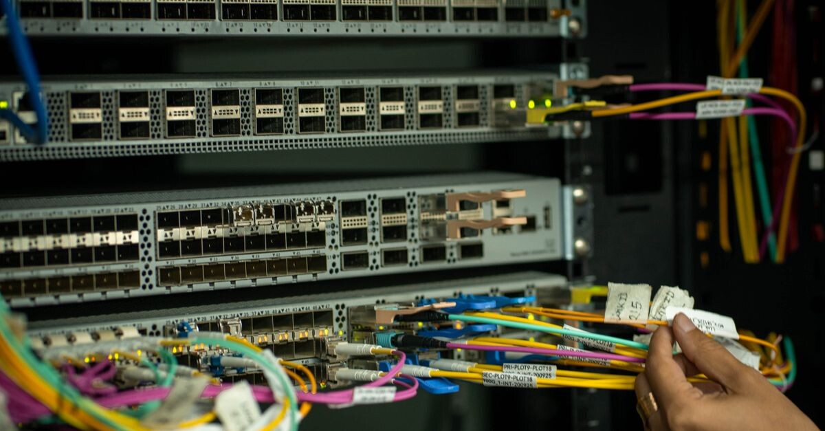 data-center-malaysia-guide-klang-valley-facilities-providers-selection-tips-imag Data Center Malaysia Guide: Klang Valley Facilities, Providers & Selection Tips qpstransformers.com