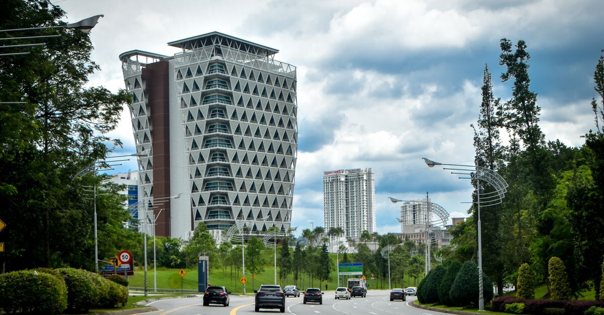 aluminium-sound-barriers-in-selangor-your-complete-guide-to-traffic-noise-reduct Aluminium Sound Barriers in Selangor: Your Complete Guide to Traffic Noise Reduction Best of Malaysia kamcoaluminium.com 